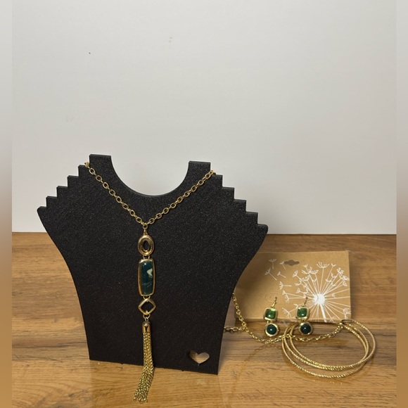Jewelry - NWT Green Stone Tassel Necklace Earrings Bracelet Set Gold Tone Jewelry